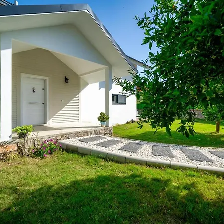 Müstakil Yüzme Havuzlu Geniş Bahçeli Villa Loft * Fethiye