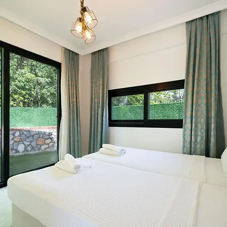 Muestakil Yuezme Havuzlu Genis Bahceli Villa Loft Villa Fethiye