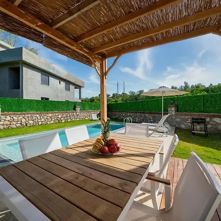 Muestakil Yuezme Havuzlu Genis Bahceli Villa Loft * Fethiye