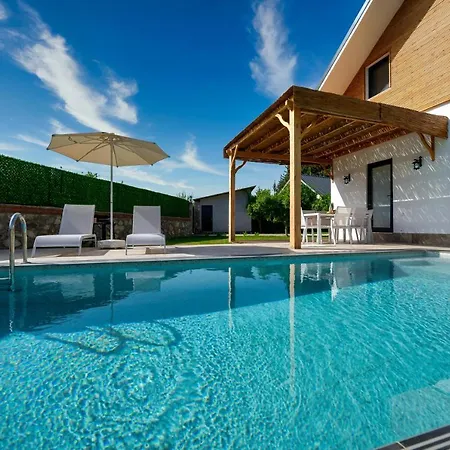 Muestakil Yuezme Havuzlu Genis Bahceli Villa Loft * Fethiye